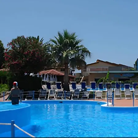 Pace Family Club Tropea Appartement *