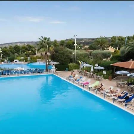 Pace Family Club Tropea Appartement *