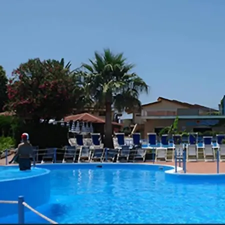 Pace Family Club Tropea Appartement *